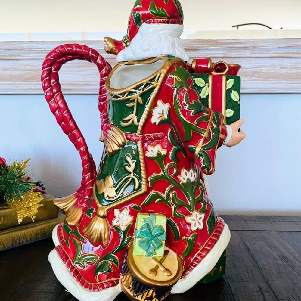 Fitz and Floyd Classics Christmas Tidings Santa Bearing Gift Water Tea Pitcher